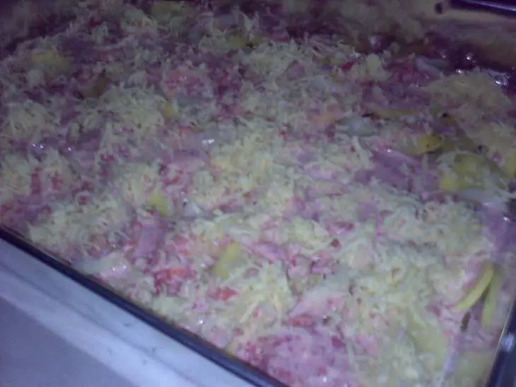 Le patate a cubetti in salsa rosa (картофельная запеканка в розовом соусе): шаг 2