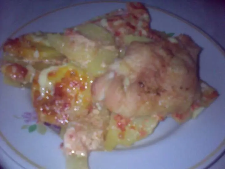 Le patate a cubetti in salsa rosa (картофельная запеканка в розовом соусе): шаг 7