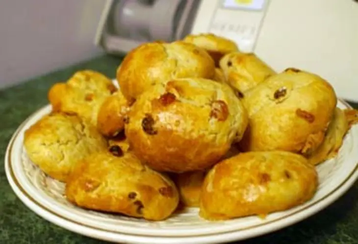 Булочки с изюмом (сконы): шаг 1