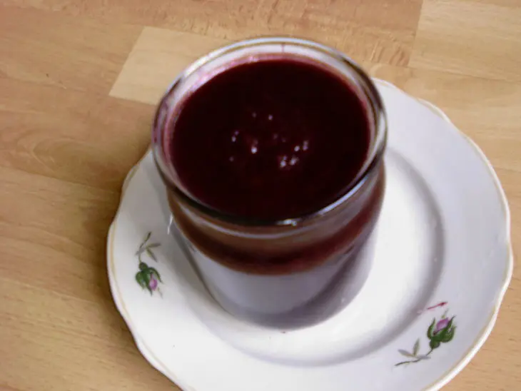 Заготовка из слив и  соусы к мясу из неё.: шаг 4