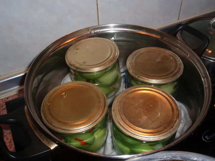 Зеленые помидоры маринованные: шаг 2