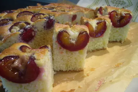 Пирог со сливами и орехами: шаг 5