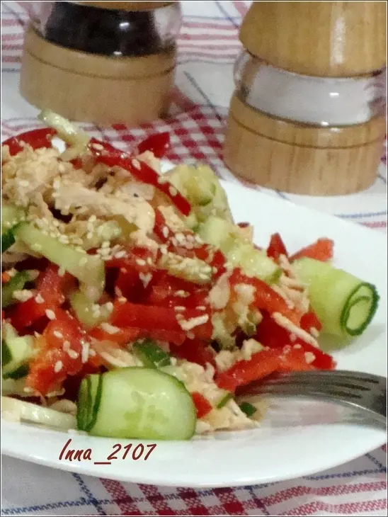 Салат из куриной грудки с огурцами: шаг 4