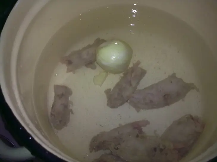 Суп с куриной шеикой и вермишелькой: шаг 4