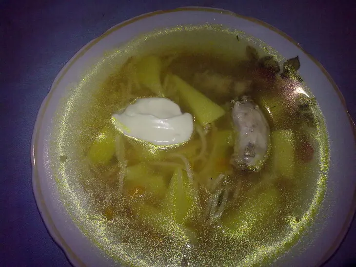 Суп с куриной шеикой и вермишелькой: шаг 8
