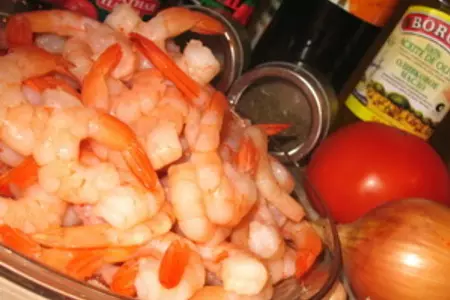 Креветки с томатом и белым вином! дуэль.: шаг 1