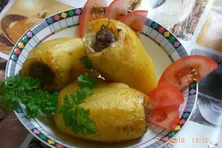 Картофель фаршированый мясом в сметанной подливке.: шаг 5