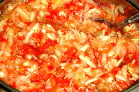 Ракушки с фаршем, кабачками и помидорами: шаг 5