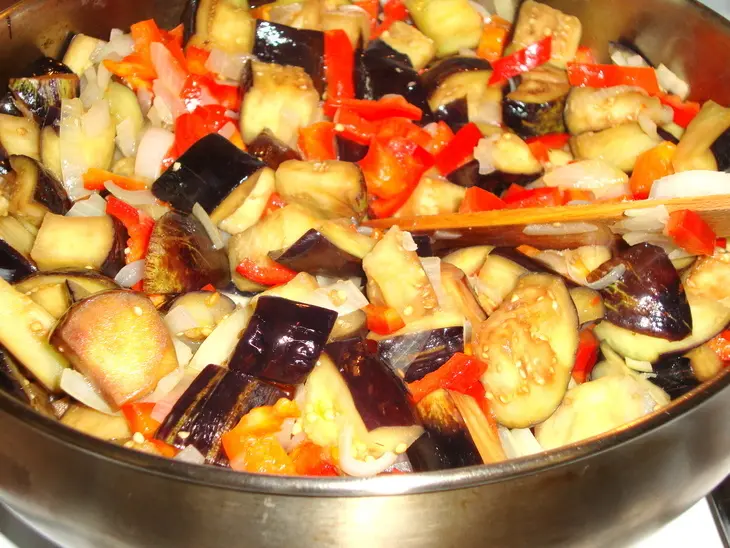 Пирог с баклажанами  и куриной грудкой: шаг 4