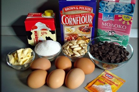 Карамелизованные пирожные из слоёного теста с орехово-шоколадным кремом.: шаг 1