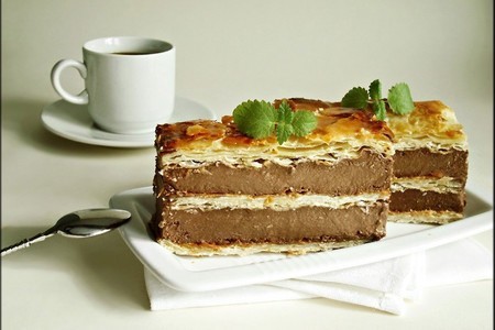 Карамелизованные пирожные из слоёного теста с орехово-шоколадным кремом.: шаг 20