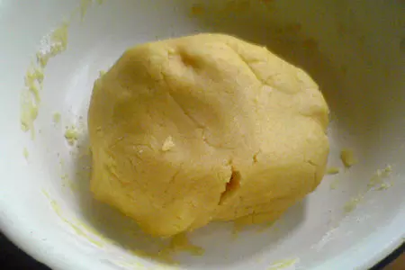 Сливовый пирог с глазурью: шаг 1