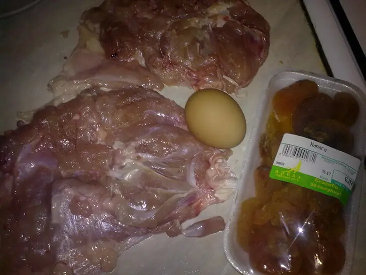 Куриный рулет с курагой: шаг 1