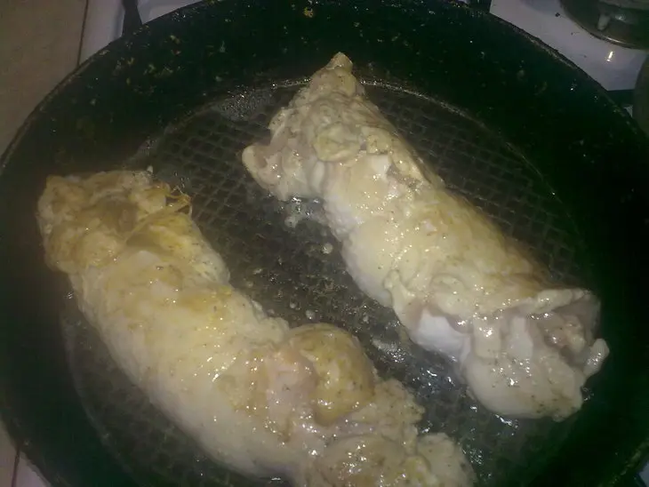 Куриный рулет с курагой: шаг 2
