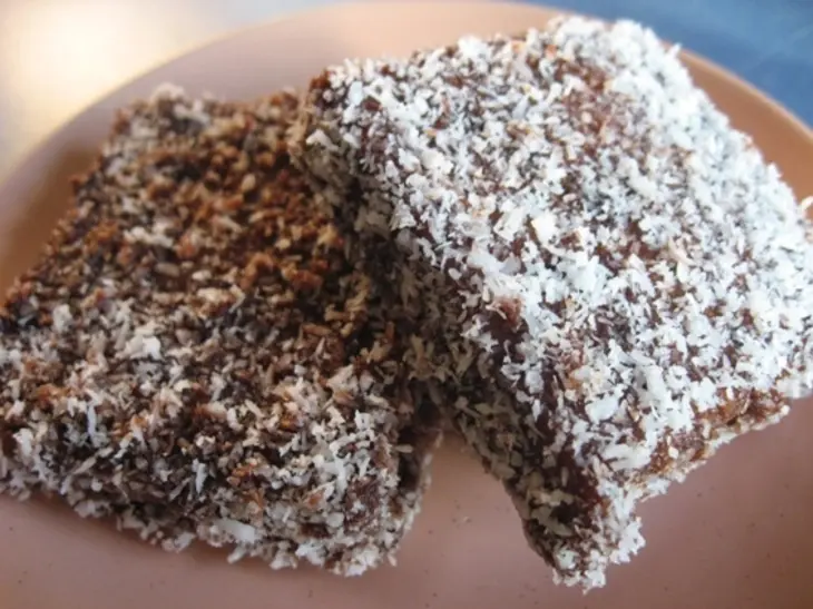 Домашнее пирожное mocha lamingtons: шаг 4
