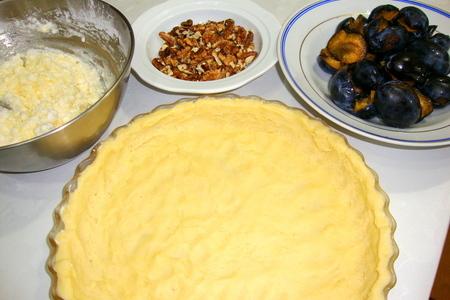 Пирог со сливами и творогом: шаг 4