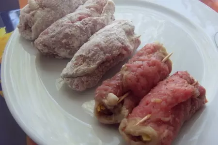 Соус "бегенди"-пюре из баклажанов с мясными рулетиками в томатном соусе.: шаг 5