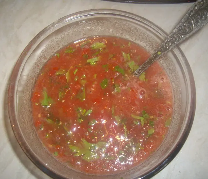 Мясные конкильони в томатной заливке: шаг 2
