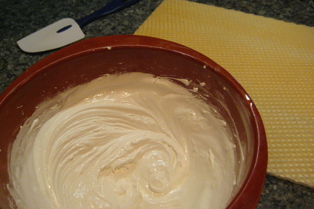 Вафельный торт с безе и пивным кремом: шаг 2