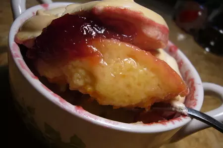 Хлебный пудинг со свежим сливовым джемом и облачком из белков.: шаг 3