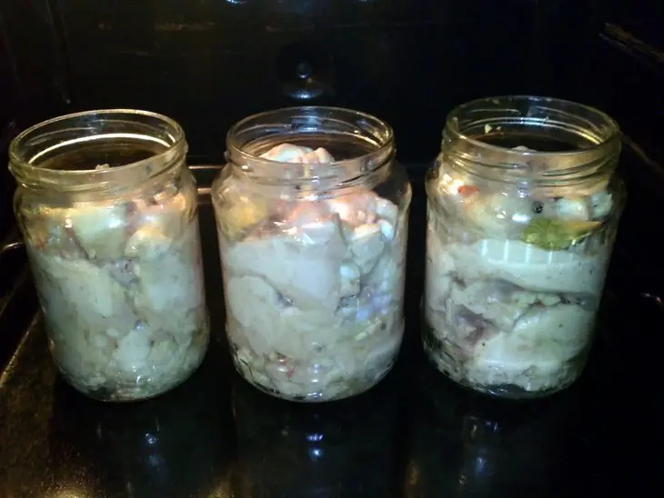 Куриная тушёнка, приготавливаемая одновременно с курицей сухой засолки: шаг 6