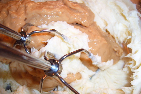 Нежно-вкуснейшее пирожное с карамельным кремом - pöstyéni szelet karamell krémmel: шаг 4