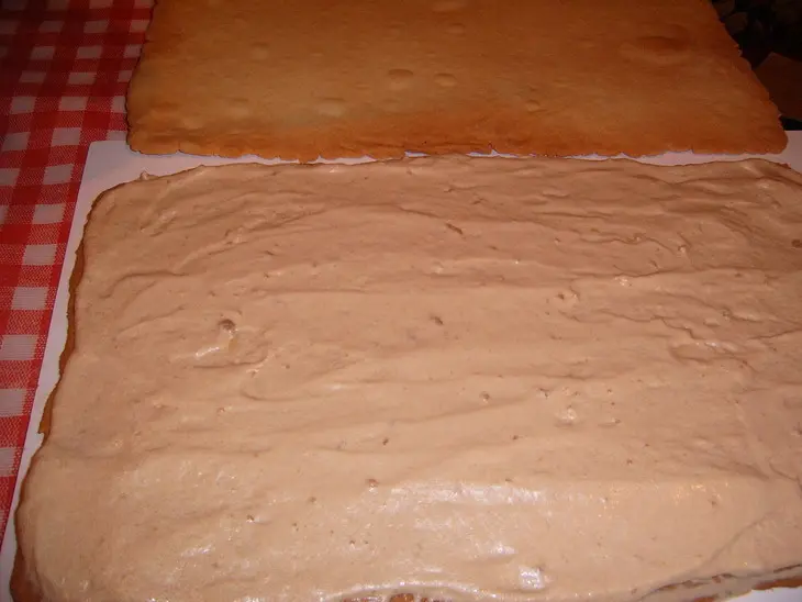 Нежно-вкуснейшее пирожное с карамельным кремом - pöstyéni szelet karamell krémmel: шаг 5