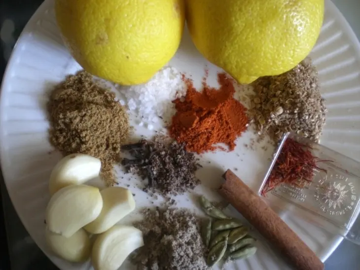Курочка с рисом  с шафрановым молоком и кориандром: шаг 2