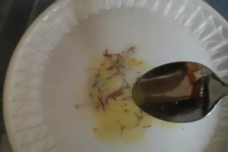 Курочка с рисом  с шафрановым молоком и кориандром: шаг 5