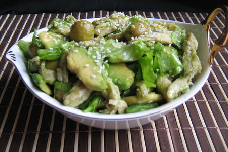 Салат из курицы с авокадо и оливками.: шаг 2