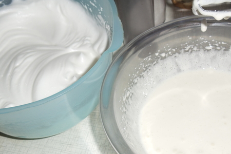 Клубничный торт со сливочно-йогуртовым кремом: шаг 2
