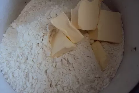 Торт "крош" для племянника:) (ванильный бисквит с белым шоколадом): шаг 3