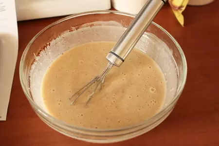 Домашний пирог с яблоками и грецкими орехами: шаг 1