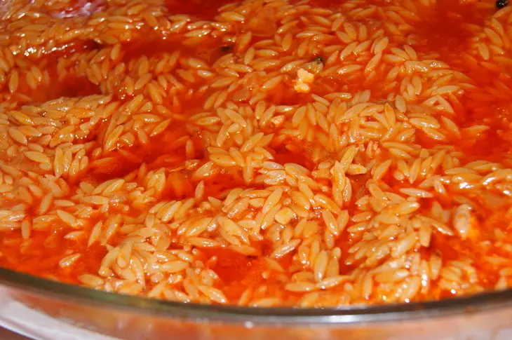Гювеч из курицы и пасты orzo/крифараки/: шаг 4