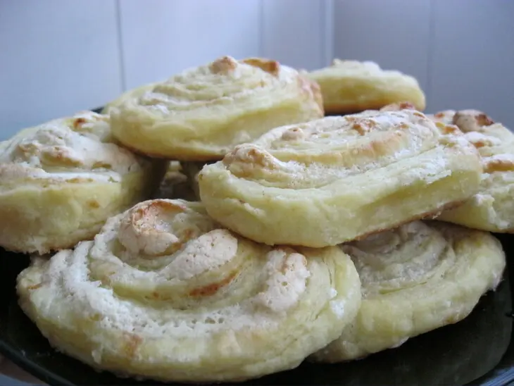 Творожные рулетики с белковой начинкой: шаг 6