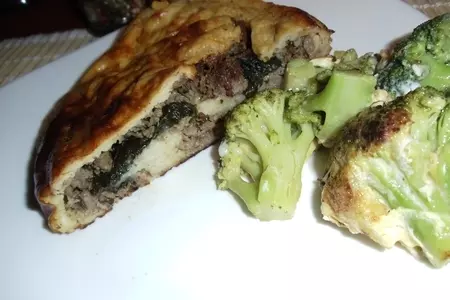 Картофельный рулет с начинкой из фарша и шпината: шаг 8