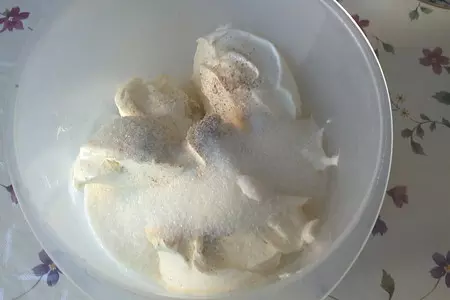 Сырный чизкейк с фламбированными персиками: шаг 1