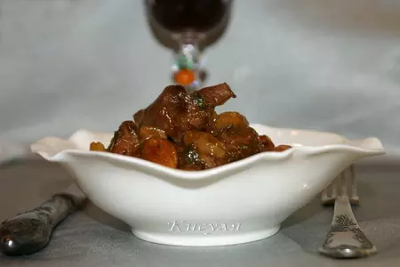 Индейка в вине с сухофруктами и миндалем: шаг 8