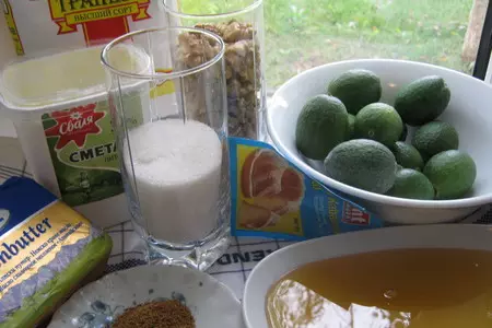 Перевёрнутый пирог с фейхоа и орехами.: шаг 1