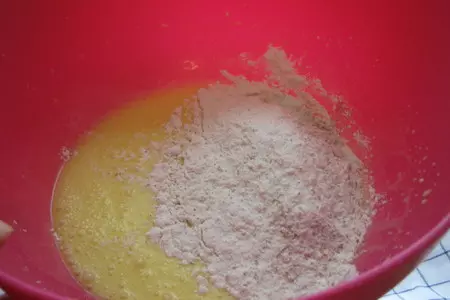 Перевёрнутый пирог с фейхоа и орехами.: шаг 2