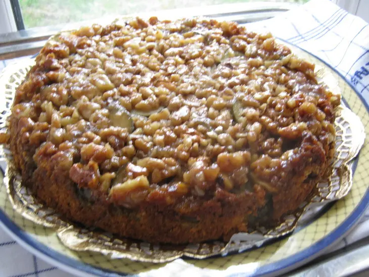 Перевёрнутый пирог с фейхоа и орехами.: шаг 9