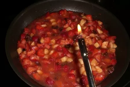 Блинчики из гречневой муки с фруктовым фламбе и сыром: шаг 18