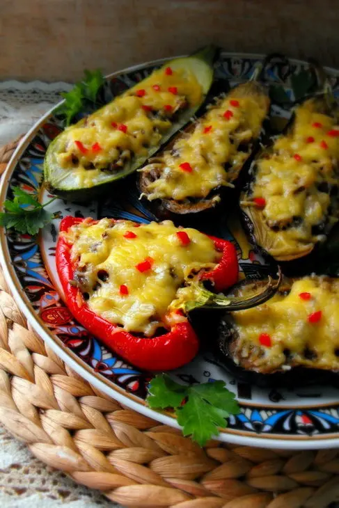 Овощи, фаршированные куриными желудками.: шаг 7
