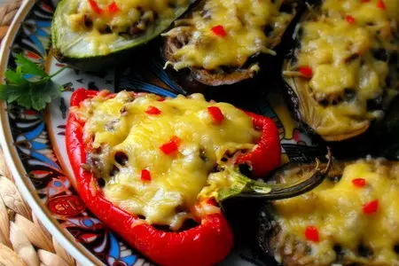 Овощи, фаршированные куриными желудками.: шаг 7
