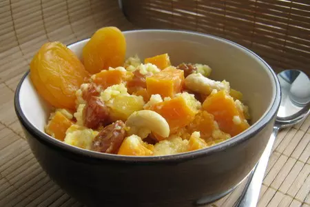 Пшённая каша с тыквой,сухофруктами и орехами.: шаг 6