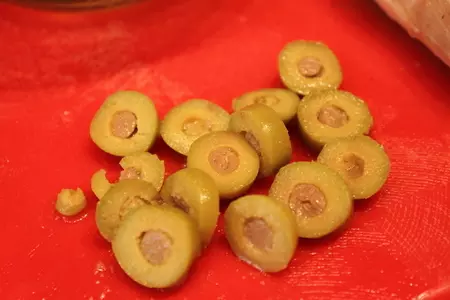 Свинина фаршированая каперсами и оливками: шаг 3