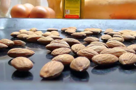 Тыквенный кекс с миндалём на оливковом масле с цитрусовым соусом.: шаг 2