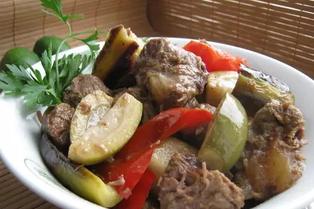 Телятина томлёная - "по-восточному".( с овощами и фейхоа): шаг 6