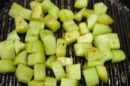 Салат с брынзой, креветками и овощами, 10 "а": шаг 4