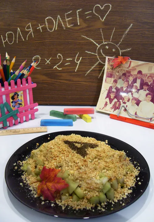 Салат с брынзой, креветками и овощами, 10 "а": шаг 8